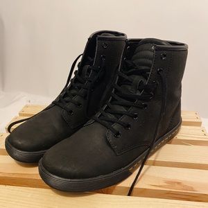 Dr. Martens Black Sheridan boots